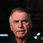 Bolsonaro é preso preventivamente pela PF por ordem de Moraes